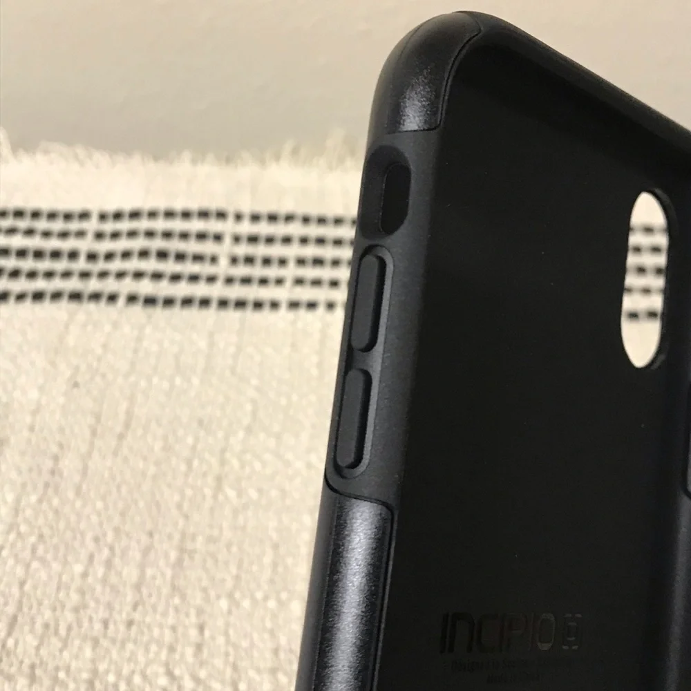 NWT INCIPIO / Black iPhone XR Dualpro Classic Phone Case